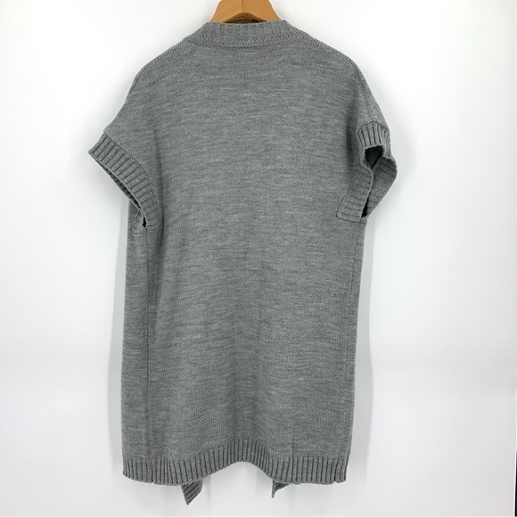 Lolë Grey Thigh Length Cap Sleeve Open Front Knit Cardigan, One Size - Picture 13 of 16